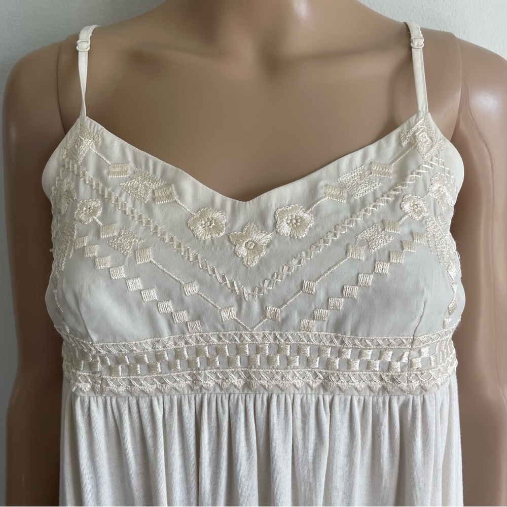American Eagle Ivory Floral Embroidered Sweetheart Neck Boho Babydoll Tank Top - Picture 3 of 7